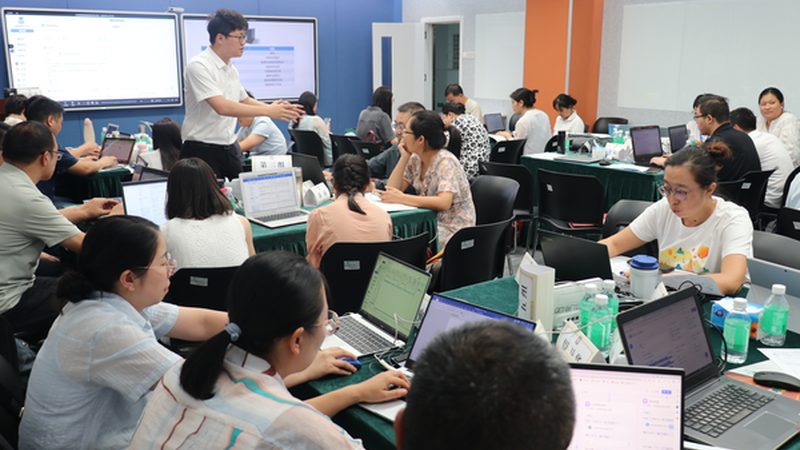 叉车培训，小班教学优势与收费标准解析